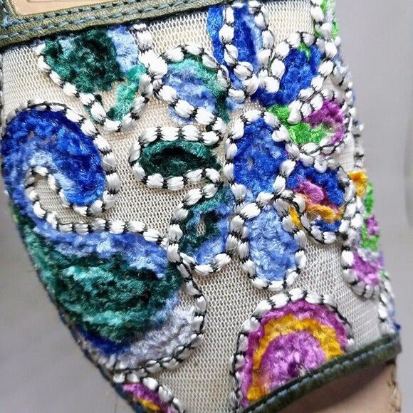 Gaimo Size 7 Open Toe Espadrilles-Embroidered Floral Vamp-Leather Sole & Strap - Picture 5 of 9